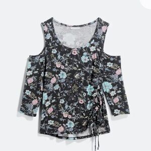 Cold shoulder LUQ brand from stitch fix drawstring side women’s size small